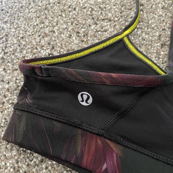 Lululemon Flow Y bra. Multi-color. Size 2. - Picture 3 of 4